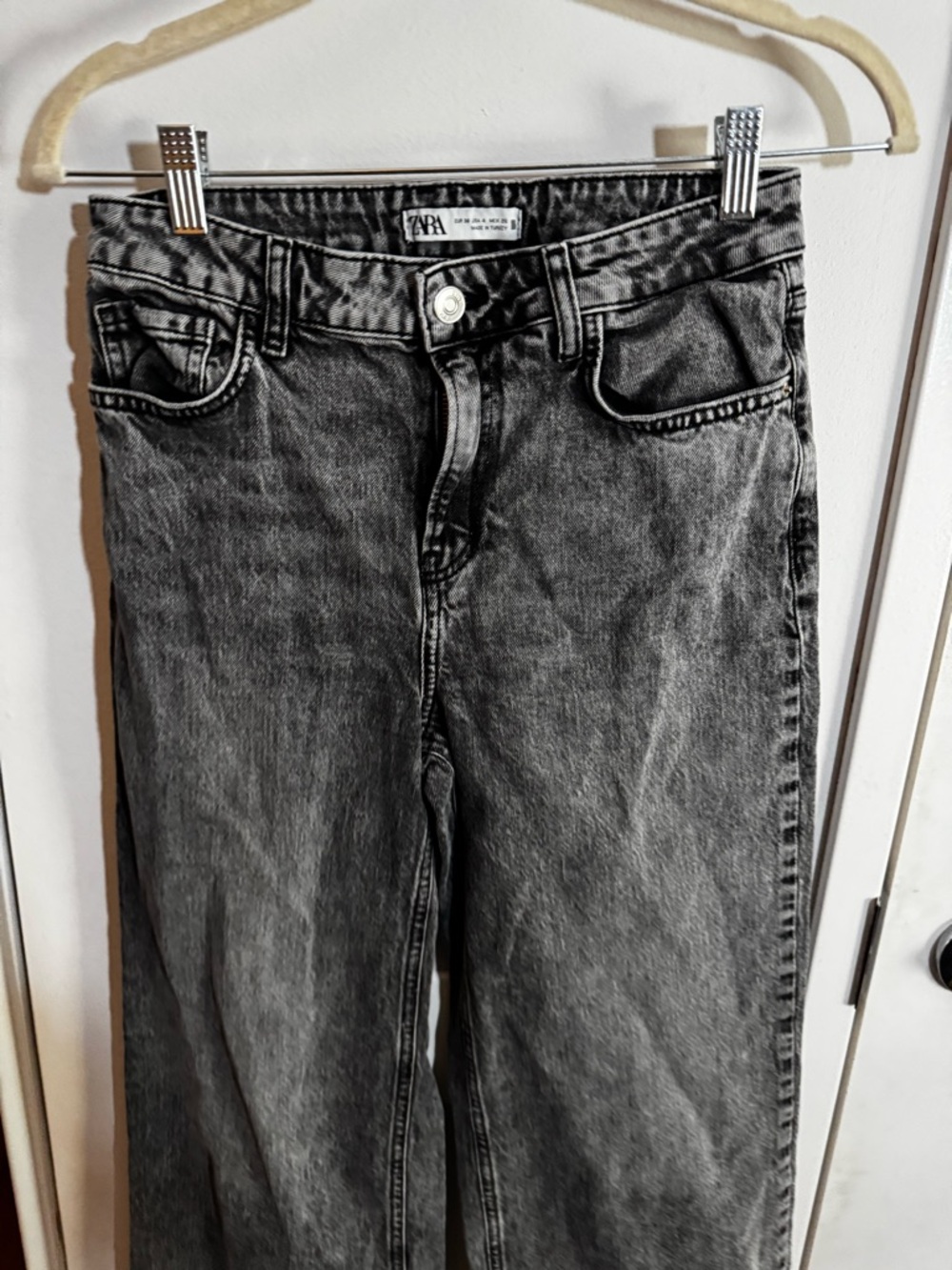 Zara Washed Black Cropped Wide-Leg Cropped Jeans - Picture 2 of 6